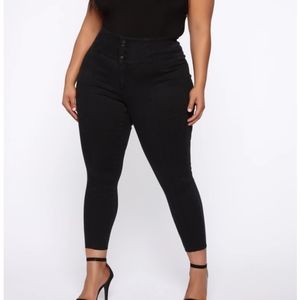 NWT Fashion Nova Black High Waisted Jeans Size 20